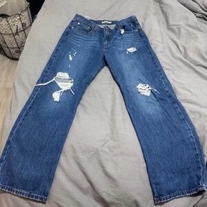 Levi's Women's Distressed low pro straight